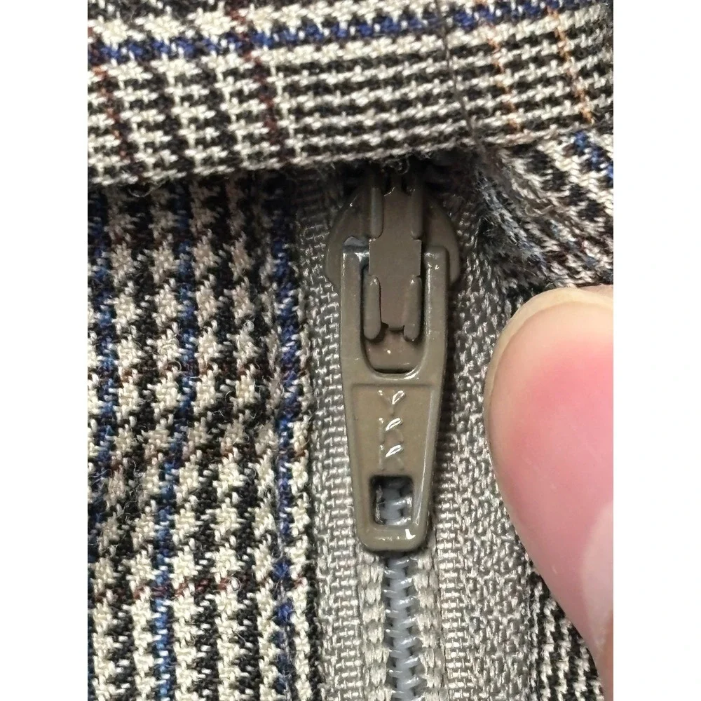 Jos A Bank Signature Collection Mens 40R W34 L30 Grey Plaid 100%‎ Wool 2Pc Suit